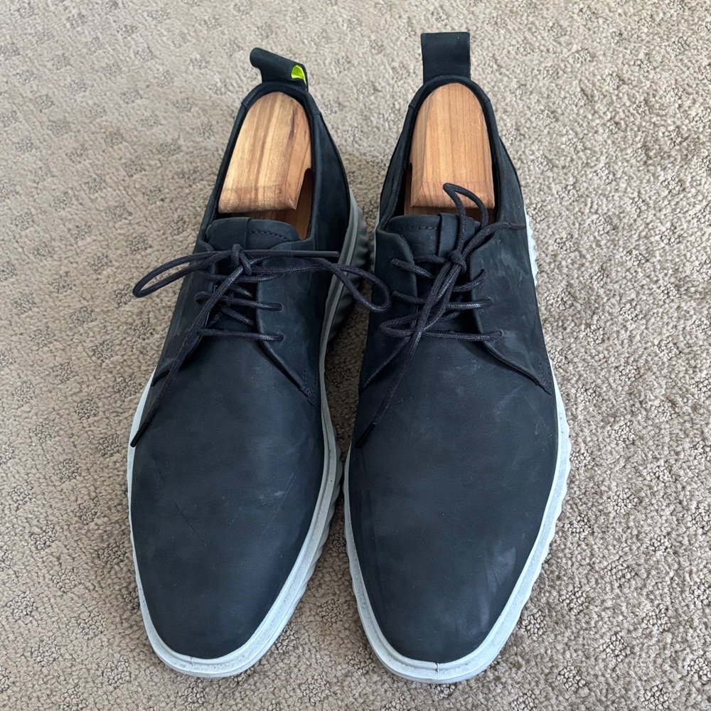 Ecco Men's Black Oxfords with Light Sole